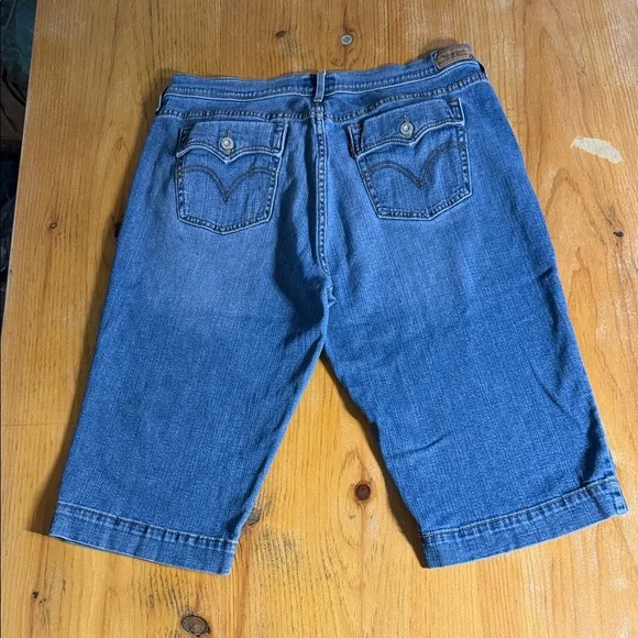 🌼 3 / $20 mix & match Levi's Blue Denim Capris 14 Good Condition! - Picture 6 of 8